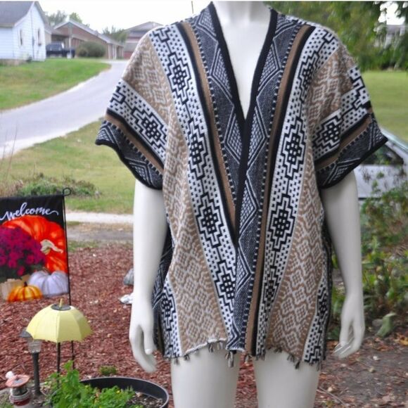 Arianna by Howard's Poncho One Size Fits Most (OSFM) - Picture 1 of 6